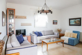Indigo Beachfront Apartment with garden